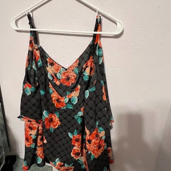 Torrid tiered floral adjustable strap Size 2 cami - Picture 5 of 5